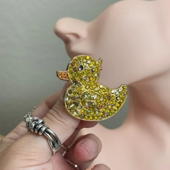 ⚜️💕 Cute Yellow Duck Brooch - Picture 3 of 7